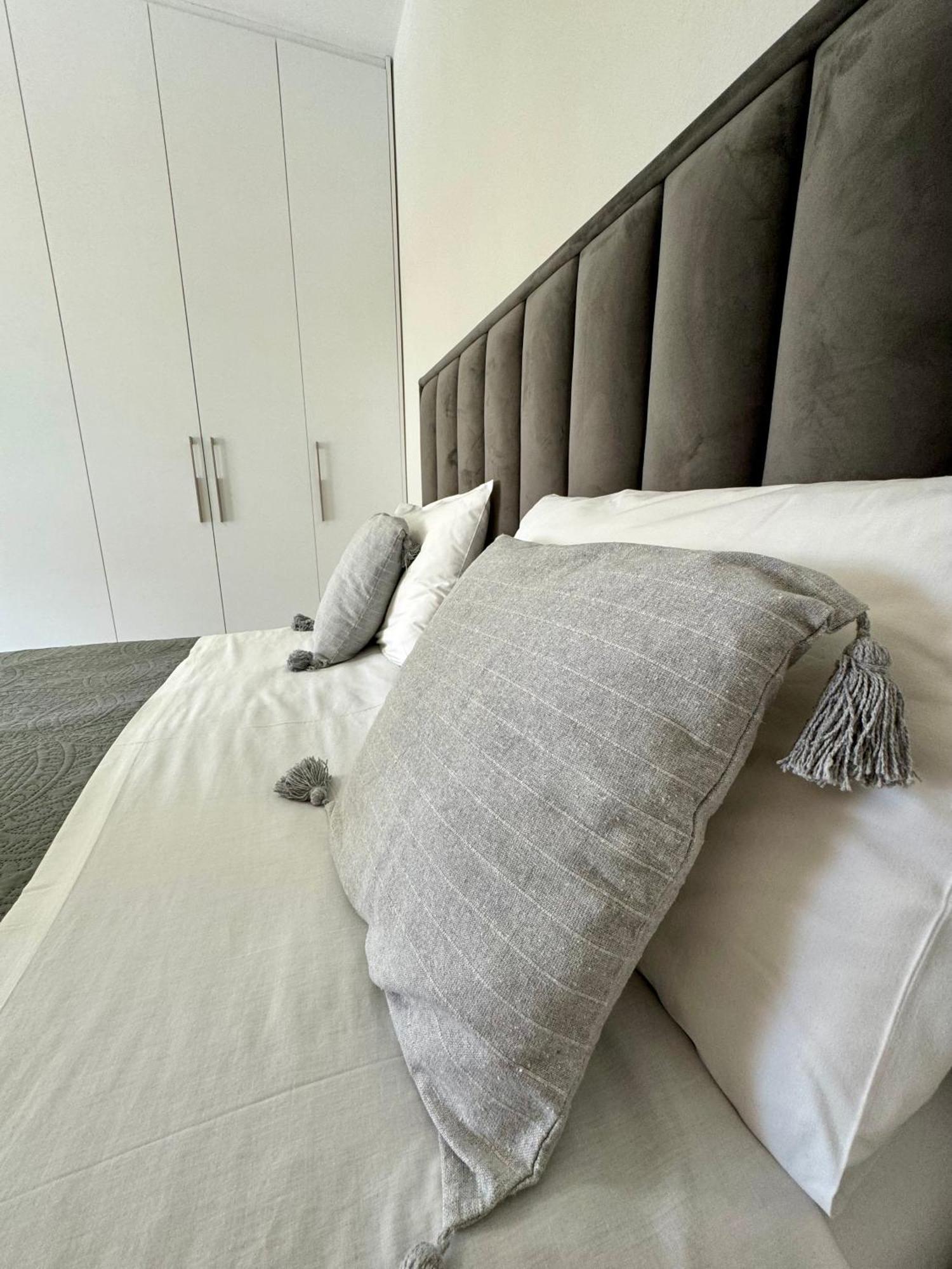 Belaire Luxury Apartment ساراندا المظهر الخارجي الصورة